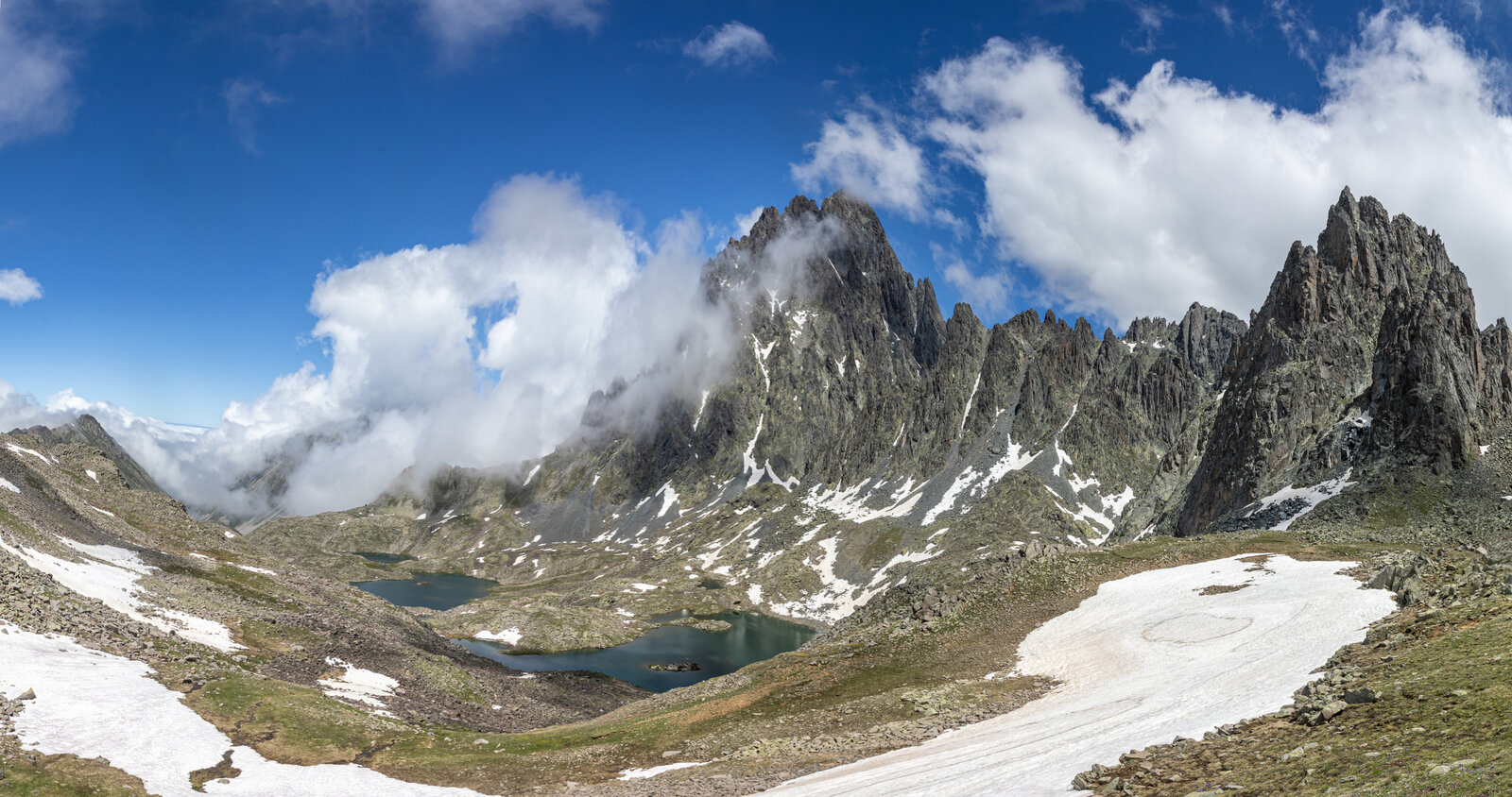 Kapılı Lakes And Verçenik Mountain