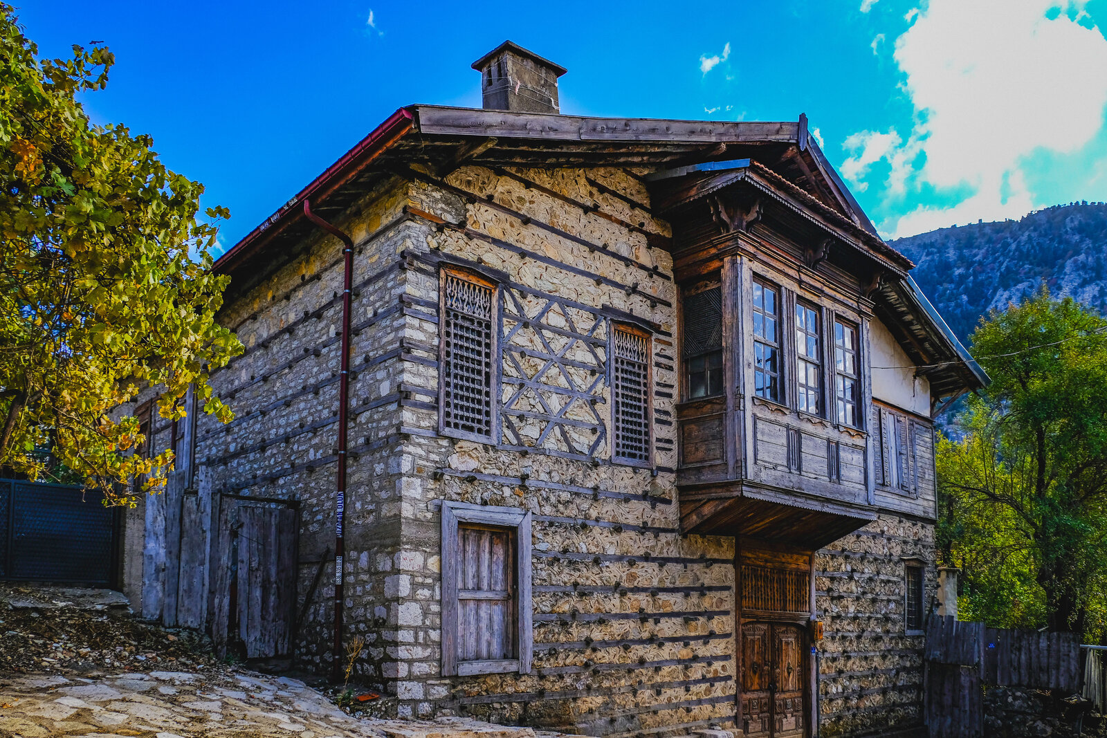 Düğmeli Evler