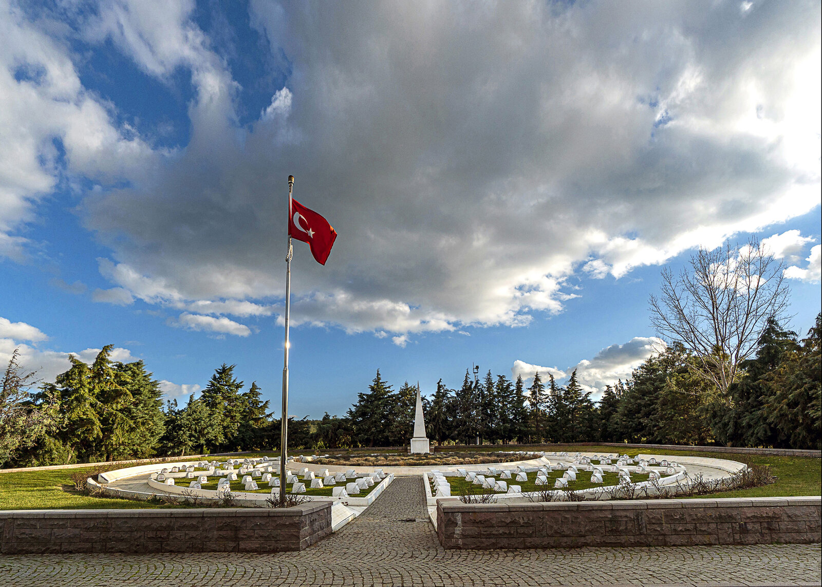 Şahindere Şehitliği