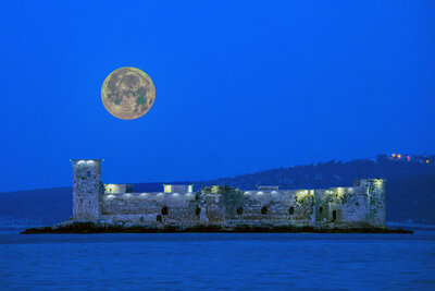 Kızkalesi Ve Dolunay