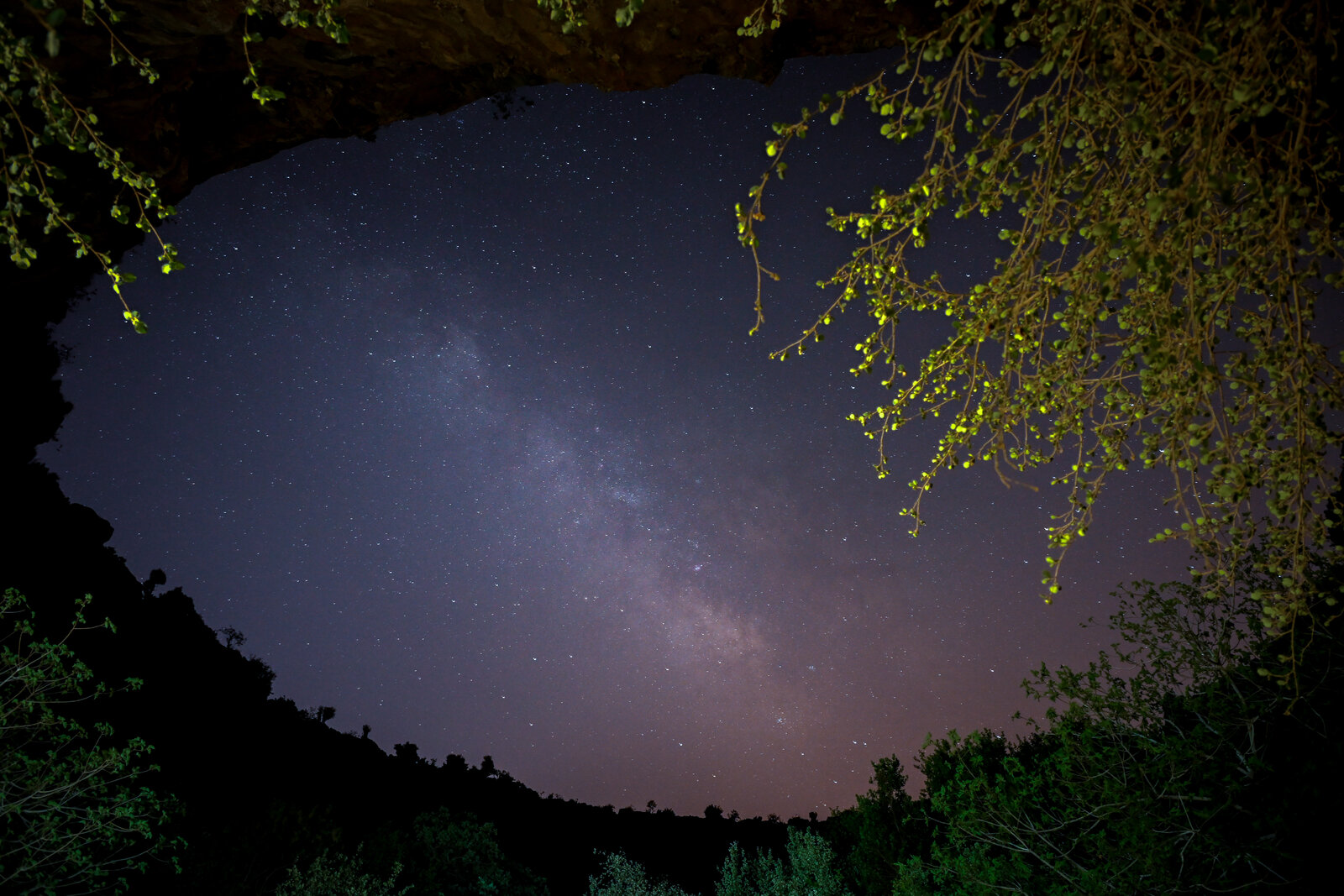 Aşağı Dünya Obruğu