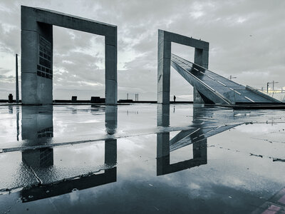 Karşıyaka İnsan Hakları Anıtı