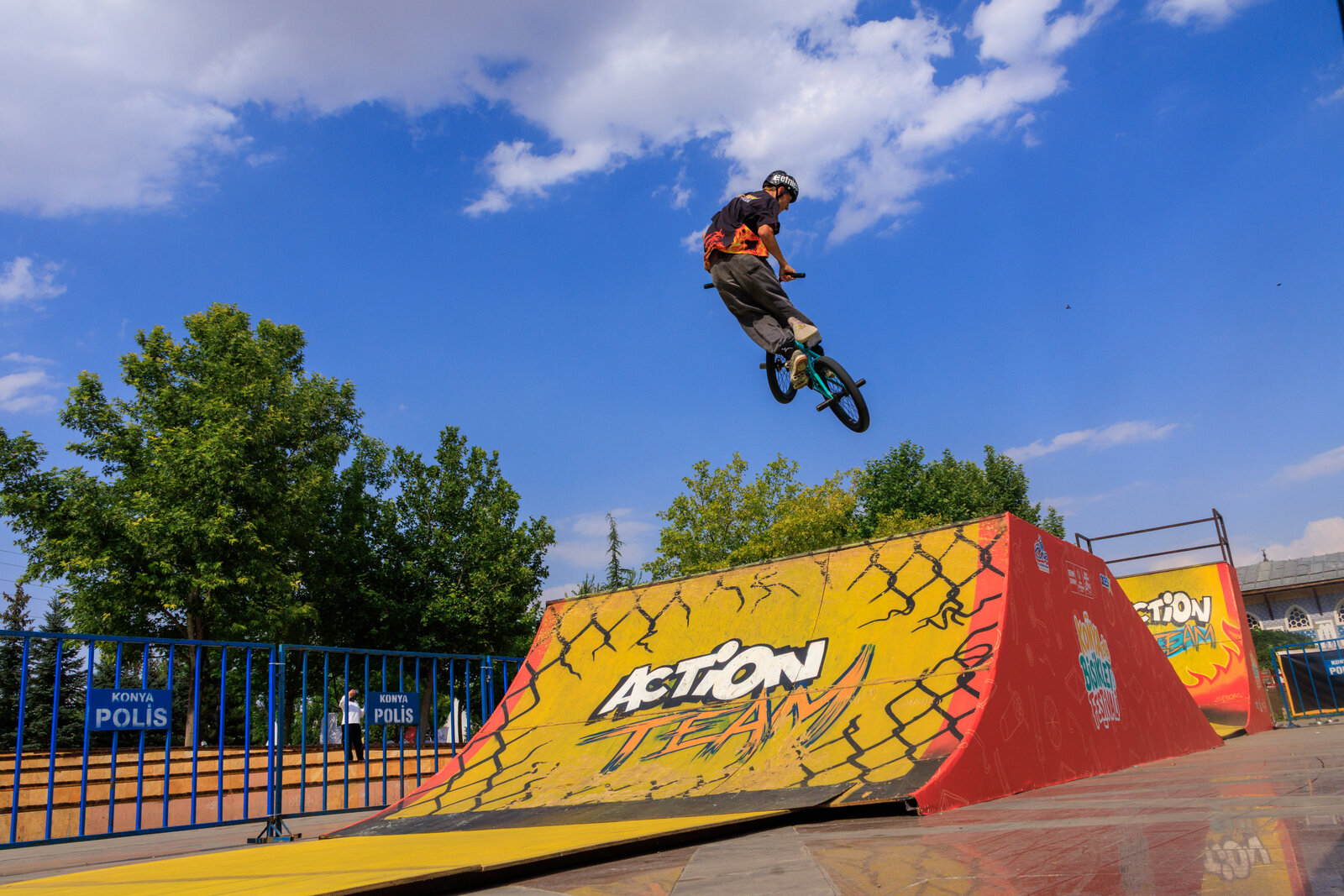 Gökyüzünde Aksiyon: Bmx Parkur Gösterisi