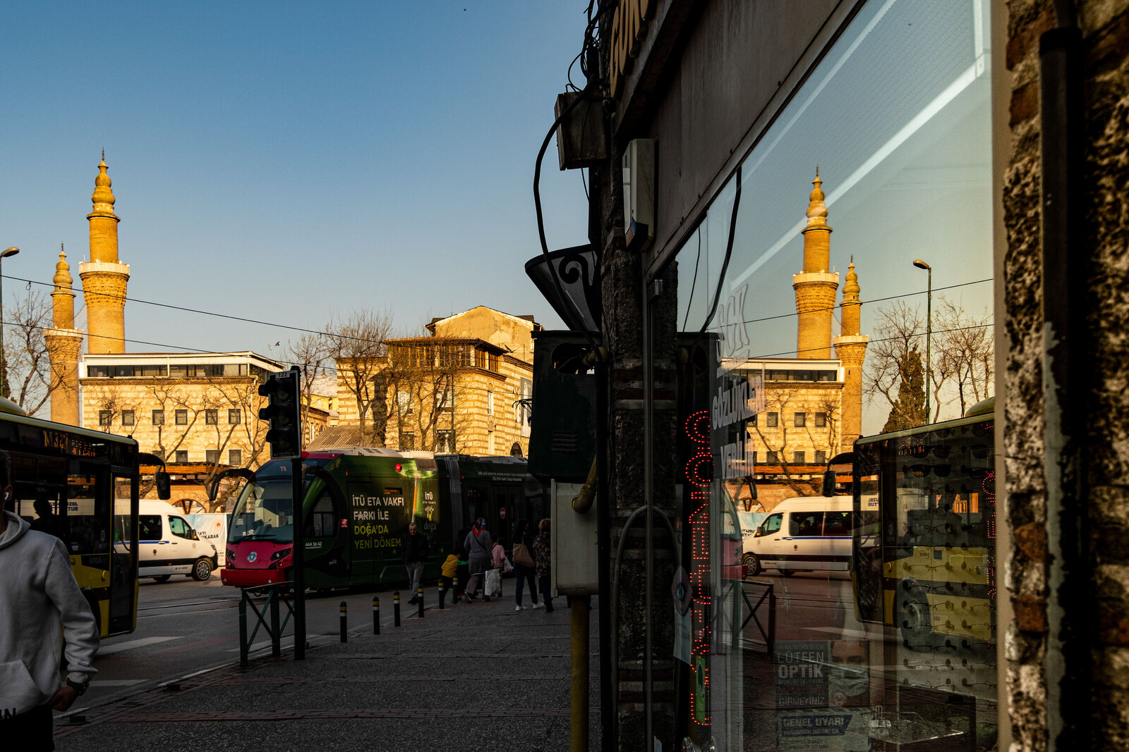 Minare Yansıması