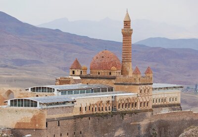 İshak Paşa Sarayı 