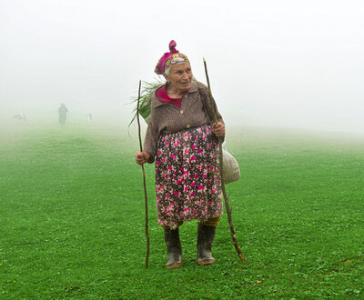 Sislerin İçinde Emek
